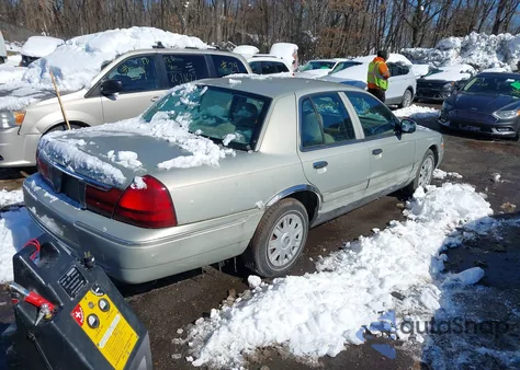 2004 Mercury Grand Marquis Gs z USA, uszkodzony, nr VIN 2MEFM74W04X683314